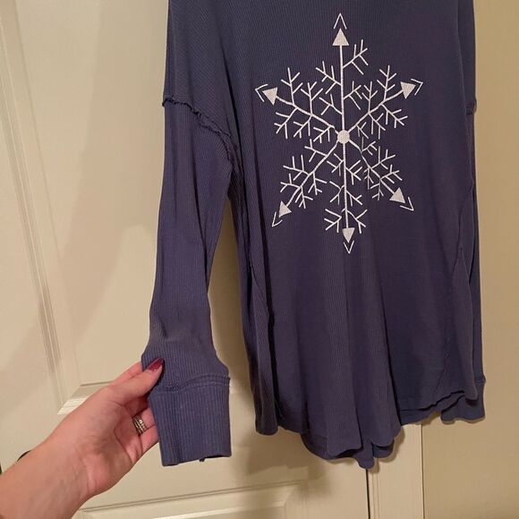 Show Me Your Mumu Crewneck Snowflake Thermal Knit Long Sleeve ❄️ - Picture 3 of 6